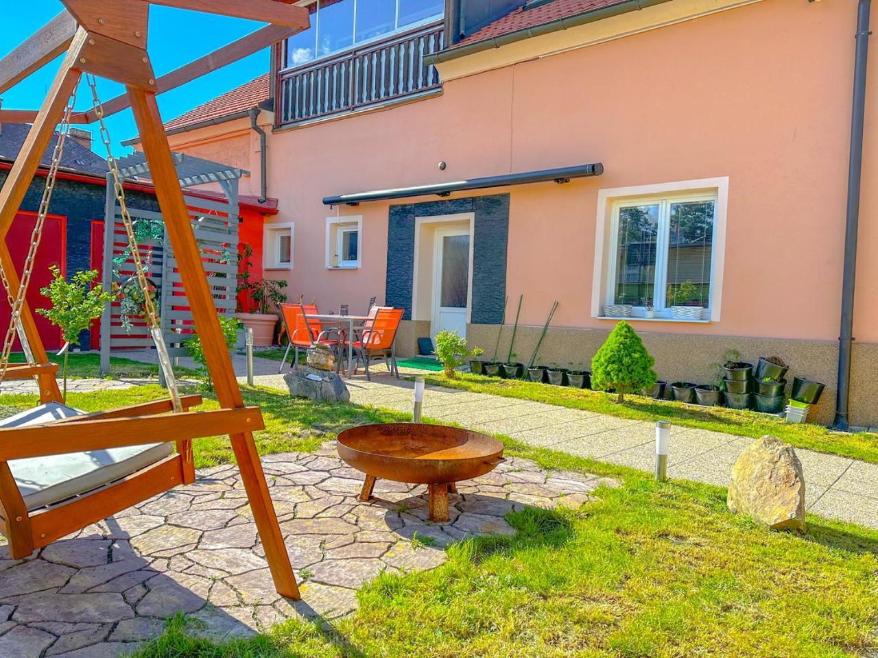 Apartman Pod Hradem Horšovský Týn Exteriör bild